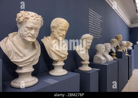 Gipsabgüsse der antiken griechischen und römischen Skulptur, die zum Zeichnen verwendet wurden, in der Sammlung der Königlichen Akademie der Schönen Künste San Fernando, Madrid, Spanien, Stockfoto