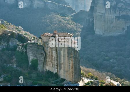 Panorama der östlichen orthodoxen Klöster von Meteora, Kalabaka, Griechenland Stockfoto