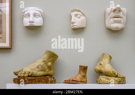 Gipsabgüsse der antiken griechischen und römischen Skulptur, die zum Zeichnen verwendet wurden, in der Sammlung der Königlichen Akademie der Schönen Künste San Fernando, Madrid, Spanien, Stockfoto