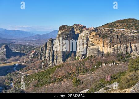 Panorama der östlichen orthodoxen Klöster von Meteora, Kalabaka, Griechenland Stockfoto
