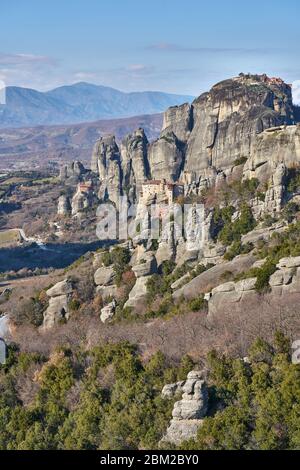 Panorama der östlichen orthodoxen Klöster von Meteora, Kalabaka, Griechenland Stockfoto