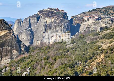 Panorama der östlichen orthodoxen Klöster von Meteora, Kalabaka, Griechenland Stockfoto