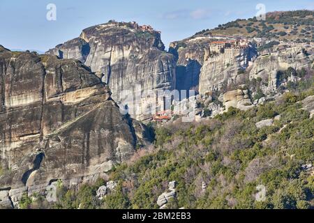 Panorama der östlichen orthodoxen Klöster von Meteora, Kalabaka, Griechenland Stockfoto