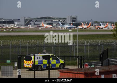 Gatwick, Großbritannien. Mai 2020. Virgin Atlantic hat angekündigt, mehr als 3000 Arbeitsplätze in Großbritannien zu kürzen. Und wahrscheinlich, um seinen Betrieb am Flughafen Gatwick zu beenden. Virgin beschuldigt die verheerenden Auswirkungen der Pandemie. Es ist ein weiterer schwerer Schlag für Gatwick, der zweitgrößte Flughafen in Großbritannien, kurz nachdem die British Airways sagte, es konnte nicht ausschließen, dass ihre Schließung dort als gut. Stockfoto