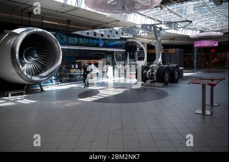 Schipholflughafen mitten in einem Wochentag im Mai 2020 Stockfoto