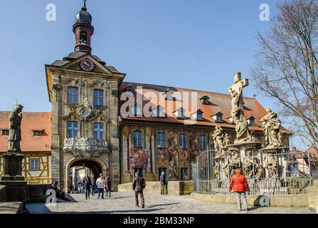 Die gut erhaltene Altstadt Bambergs umfasst drei historische Stadtteile – die Bischofsstadt, die Inselstadt und die Marktgärtnerstadt. Stockfoto