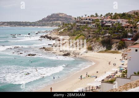 Der Sandstrand und die Küste von Cabo San Lucas von oben betrachtet Stockfoto