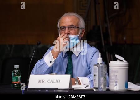 Nicholas Calio, Präsident und CEO von Airlines for America, berichtet während seiner Eröffnungserklärung am Mittwoch, den 6. Mai 2020, auf dem Capitol Hill in Washington, DC, vor einem Handelsausschuss des US-Senats über den Zustand der Luftfahrtindustrie und die Auswirkungen der Coronavirus-Pandemie.Quelle: Graeme Jennings/Pool via CNP - Nutzung weltweit Stockfoto