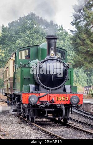 GWR 0-4-2T '14xx' No. 1450 wartet in Highley auf der Severn Valley Railway während ihrer Herbst Steam Gala Stockfoto