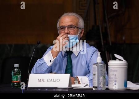 Nicholas Calio, Präsident und CEO von Airlines for America, berichtet während seiner Eröffnungserklärung am Mittwoch, den 6. Mai 2020, auf dem Capitol Hill in Washington, DC, vor einem Handelsausschuss des US-Senats über den Zustand der Luftfahrtindustrie und die Auswirkungen der Coronavirus-Pandemie.Quelle: Graeme Jennings/Pool über CNP/MediaPunch Stockfoto