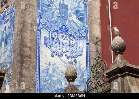 Portugal, Douro Region, Porto Historisches Zentrum, 'Igreja de Santo Ildefonso' - Kirche des Heiligen Ildefonso - eine berühmte Ikone der Stadt - Beispiel des Schön Stockfoto