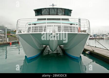 Hochgeschwindigkeits-Katamaran Stockfoto