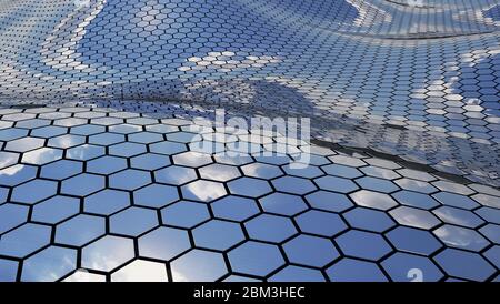 Futuristische wellige Chrom Oberfläche Hexagon Himmel Reflexion Muster, Gebäude Fassade realistische 3D Rendering Stockfoto