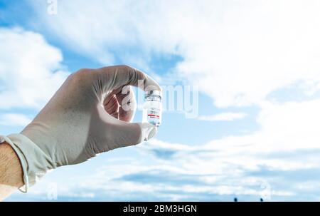 Krankenschwester Hand Einnahme EINES Bluttests von Covid-19, Madrid Spanien Stockfoto