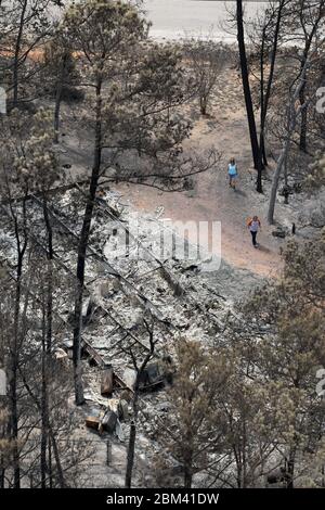 Bastrop Texas, USA, September 16 2011: Die Bewohner kehren nach massiven Waldbränden, die Anfang September über 1400 Häuser in der Gegend niederbrannten, in die zerstörte Heimat zurück. ©Bob Daemmrich Stockfoto