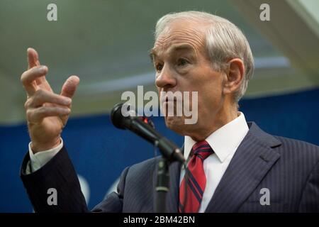 Le Mars, Iowa, USA, 30. Dezember 2011:der republikanische Präsidentschaftskandidat Ron Paul aus Texas tritt im Nordwesten Iowas in einem letzten Vorstoß vor den 2012. Vorwahlen in Iowa am Dienstag auf. ©Bob Daemmrich Stockfoto