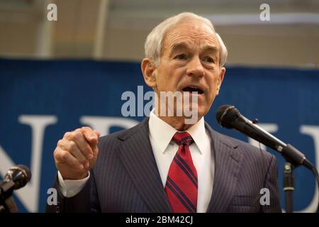 Le Mars, Iowa, USA, 30. Dezember 2011:der republikanische Präsidentschaftskandidat Ron Paul aus Texas tritt im Nordwesten Iowas in einem letzten Vorstoß vor den 2012. Vorwahlen in Iowa am Dienstag auf. ©Bob Daemmrich Stockfoto