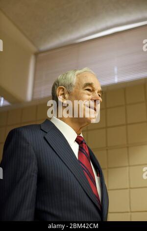 Le Mars, Iowa, USA, 30. Dezember 2011:der republikanische Präsidentschaftskandidat Ron Paul aus Texas tritt im Nordwesten Iowas in einem letzten Vorstoß vor den 2012. Vorwahlen in Iowa am Dienstag auf. ©Bob Daemmrich Stockfoto