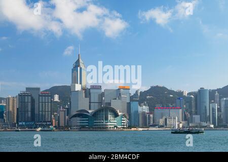 Skyline von Hong Kong Island und Star Ferry, Hongkong Stockfoto