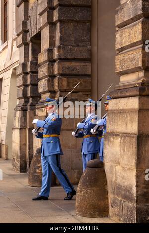 Wachablösung, Prager Burg, Prag, Tschechische Republik, Stockfoto