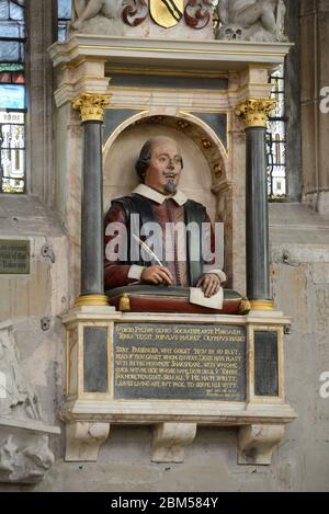 Büste von Shakespeare 1623 oder William Shakespeares Grabmal in der Holy Trinity Church Stratford-upon-Avon Warwickshire England Stockfoto