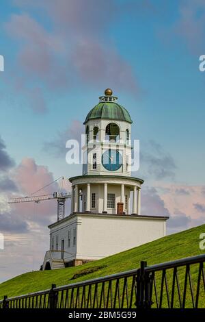 Halifax Stadtuhr bei Dämmerung Stockfoto