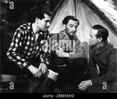 LAURENCE OLIVIER ANTON WALBROOK und LESLIE HOWARD am Set posierten Werbestill für 49. PARALLEL 1941 Regisseur MICHAEL POWELL Originalgeschichte und Drehbuch EMERIC PRESSBURGER Ortus Films / General Film Distributors (GFD) Stockfoto