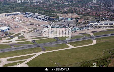 Luftaufnahme des internationalen Flughafens Manchester unter Sperrbedingungen im Mai 2020 Stockfoto