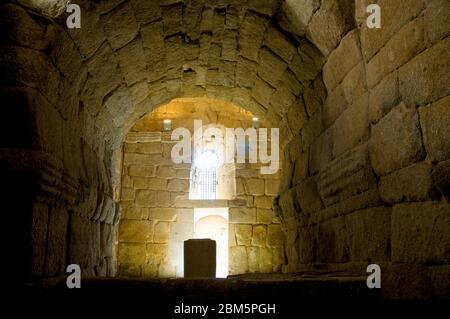 Westgotische Kirche, Innenansicht. Santa Maria de Melque, Toledo Provinz, Castilla La Mancha, Spanien. Stockfoto