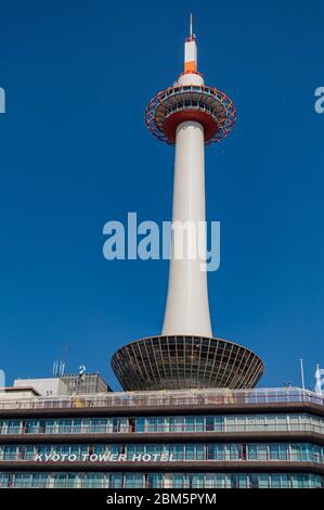 Kyoto / Japan - 3. November 2017: Wahrzeichen des Kyoto-Turms in Kyoto, Japan Stockfoto