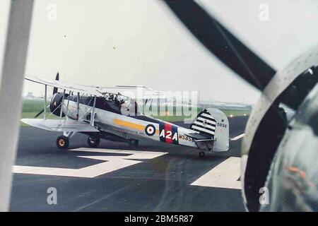 Brough, Hull, Großbritannien. Mai 1993. Ein Fairey Swordfish I von der Flotte Air Arms Royal Navy Historischer Flug der Swordfish nahm an Aktionen gegen die Bismark, die italienische Flotte bei Tarranto, Teil. Und der Channel Dash auch während des zweiten Weltkriegs macht eine bedeutende Konkretion zur Schlacht am Atlantik, die Flugzeuge entfielen für die sinkende mehr Gerbstoffe der feindlichen Schifffahrt als jede andere Art von Flugzeugen im zweiten Weltkrieg Quelle: Photographing North/Alamy Live News Stockfoto