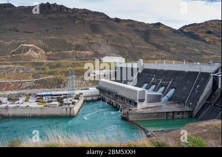 Staudammkraftwerk Clyde am Clutha River, Neuseeland. Stockfoto