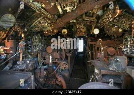 DATEI: 7. Mai 2020. Foto aufgenommen: Seacombe, Großbritannien. März 2009. U 534 Diesel Motor Room Credit: Photographing North/Alamy Live News Stockfoto