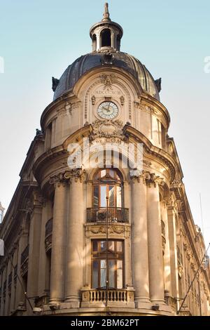 Santiago de Chile, Region Metropolitana, Chile, Südamerika - EIN Detail der Fassade des Börsengebäudes in der Innenstadt. Stockfoto