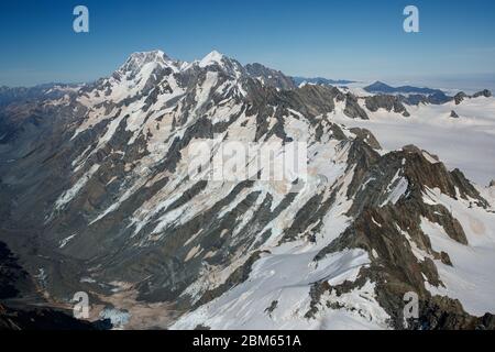 Luftaufnahme von Mount Cook und Mount Tasman im Mount Cook National Park, Neuseeland Stockfoto