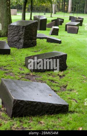 UBA Tuba, 1978 - 1979, von André Volten, im Skulpturengarten des Kröller-Müller Museums, Otterlo, Gelderland, Niederlande Stockfoto