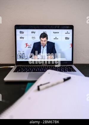 Dortmund, Deutschland. Mai 2020. DFL-Geschäftsführer Christian Seifert spricht auf der Pressekonferenz. GES./ Online-Pressekonferenz zur Wiederaufnahme der Bundesliga 22.04.2020 GES/Pressekonferenz zum Neustart der Bundesliga. 04/22/2020 Quelle: dpa/Alamy Live News Stockfoto