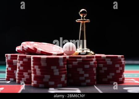 Roulette Dolly am Casino Spieltisch Stockfoto