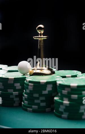 Roulette Dolly am Casino Spieltisch Stockfoto