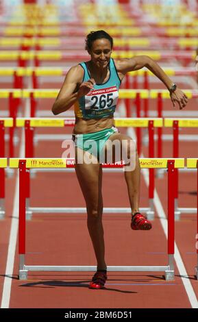 MANCHESTER - JULI 26: Kylie Wheeler aus Australien tritt im zweiten Heat des Frauen-Siebenkampf im City of Manchester Stadium während der Commonwealth Games 2002 an Stockfoto