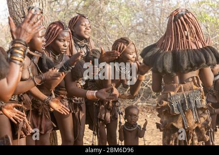 Himba Nomaden, Ovahimba Living Museum, Opuwo, Kaokoland, Namibia Stockfoto