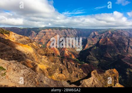 Kauai Hawaii Waimea Canyon State Park, USA Rote Klippen von oben Stockfoto