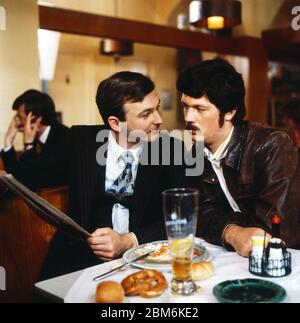 Der falsche Pass für Tibo, Deutschland 1980, Regie: Stephan Rinser, Darsteller: Hans Hansi Kraus (rechts) Stockfoto