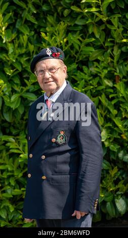 Brentwood Essex, Großbritannien. Mai 2020. VE Day ehemaliger Korporal Peter J Elgar vom Royal Army Medical Corps 1955-1958 diente in britischen Militärkrankenhäusern in Münster, Berlin Iserlohn, Credit: Ian Davidson/Alamy Live News Stockfoto