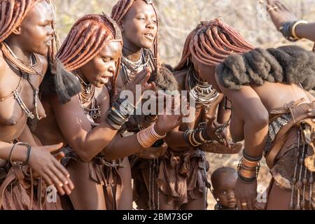 Himba Nomaden, Ovahimba Living Museum, Opuwo, Kaokoland, Namibia Stockfoto