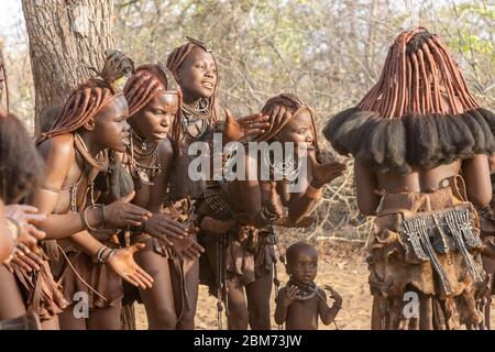 Himba Nomaden, Ovahimba Living Museum, Opuwo, Kaokoland, Namibia Stockfoto