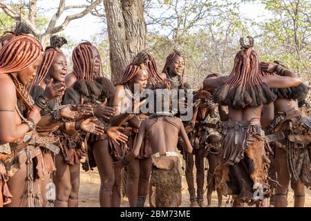 Himba Nomaden, Ovahimba Living Museum, Opuwo, Kaokoland, Namibia Stockfoto