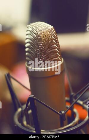 Studio Condenser Mic Nahaufnahme Im Studio Auf Mic Stand Stockfoto