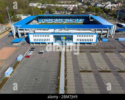 Chemnitz, Deutschland. April 2020. Das Stadion an der Gellertstraße, Heimat des Chemnitzer FC (CFC). Aufgrund der Pandemie von Corona wird das Spiel in der 3. Division bis Ende April ausgesetzt. (Luftaufnahme mit Drohne) Quelle: Jan Woitas/dpa-Zentralbild/ZB/dpa/Alamy Live News Stockfoto