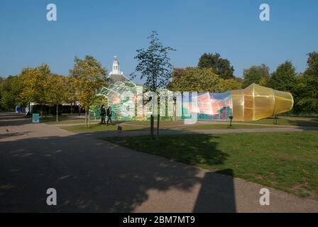 Sommerhauptpavillon Serpentine Galleries Serpentine Pavilion 2015, Kensington Gardens, London, W2 3XA von Selgascano Jose Selgas Lucia Cano Stockfoto